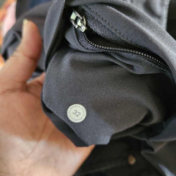 Lululemon ABC Pant - Picture 5 of 5